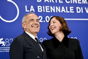 Чернила, империя и древесная пыль